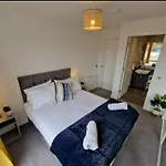 Modern Apartment, Sleeps 6, Belfast City Centre